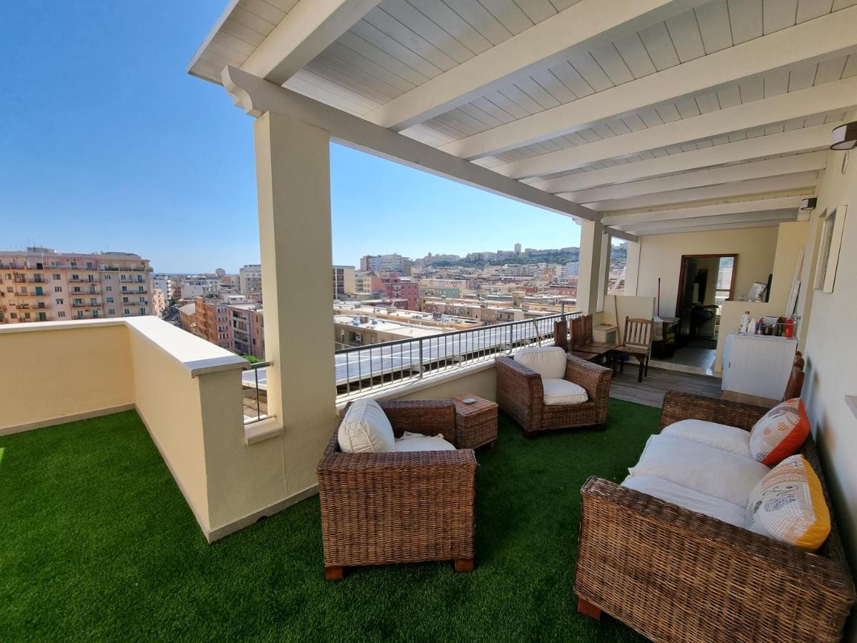 Attico Panoramico Cagliari Apartment Exterior foto